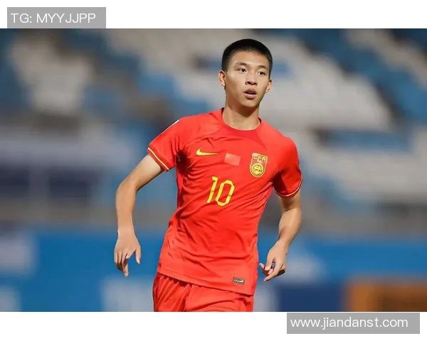 足球明星风采尽显精彩瞬间照片集锦带你领略绿茵场上的传奇魅力